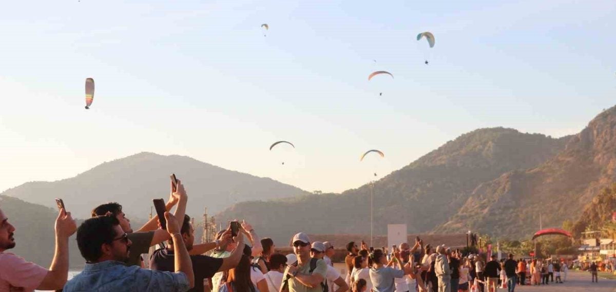 Ölüdeniz Hava Oyunları Festivali Belcekız’da açıldı Türk Yıldızları gösterisi bekleniyor