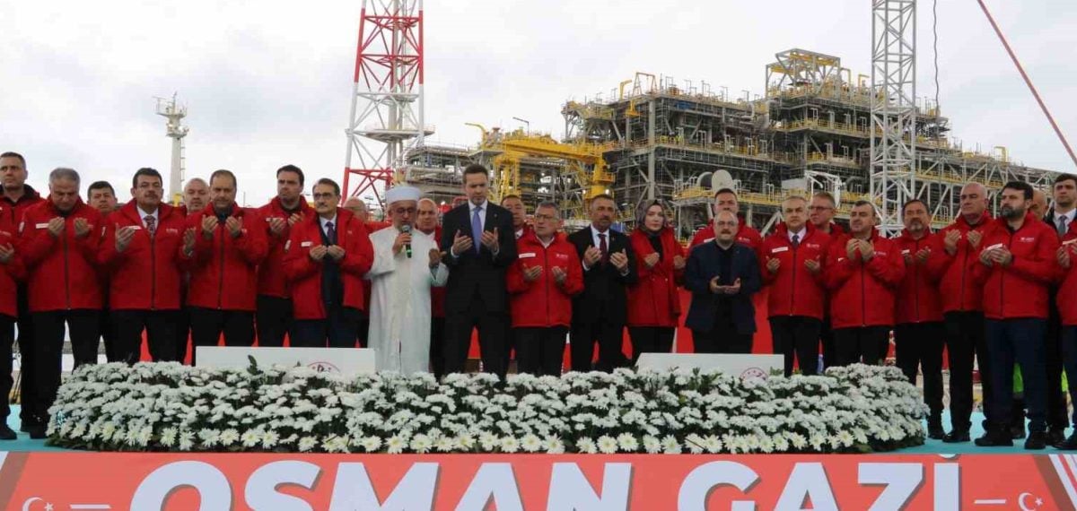 Osman Gazi yüzer üretim platformu Sakarya Gaz Sahası’na uğurlandı