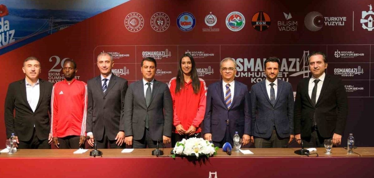Osmangazi Köprüsü’nde Cumhuriyet coşkusuyla uluslararası koşu düzenleniyor