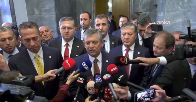 Özgür Özel’den Akın Gürlek’in Tapularına İlişkin Açıklama