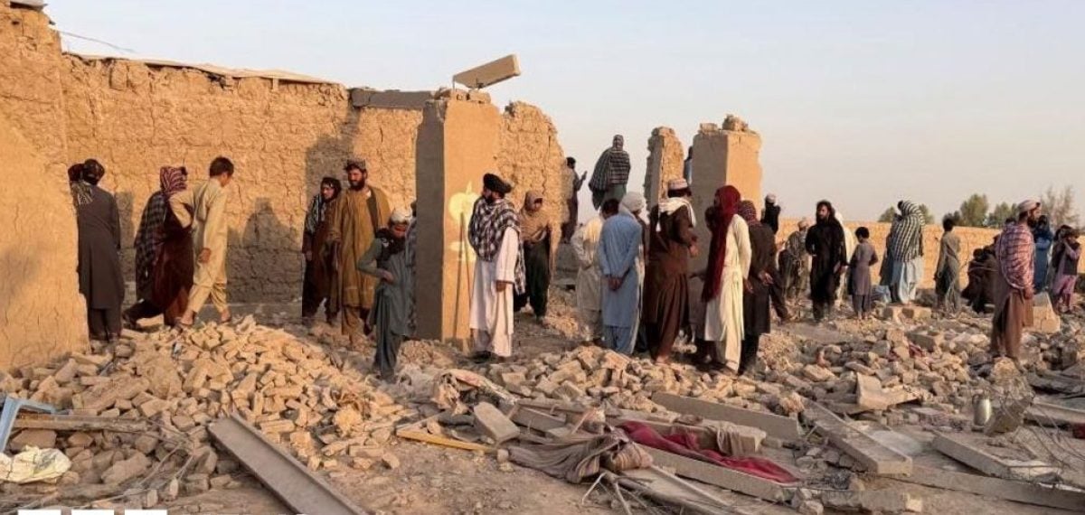 Pakistan launches deadly air strikes on Afghanistan