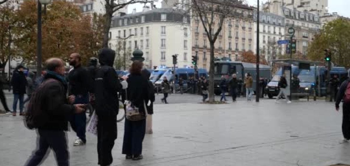Paris’te 110 bin kişi hayat pahalılığı ve kamu hizmetlerini protesto etti