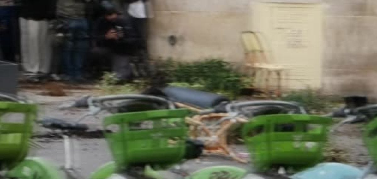Paris’te öğrenci protestolarında polis müdahalesi ve meydanda çatışma