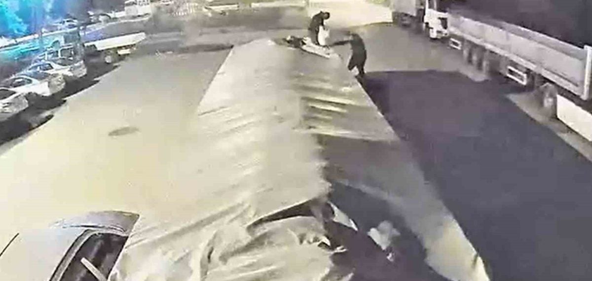 Park halindeki tırın brandasını açıp yaklaşık 1 ton şeker çaldılar