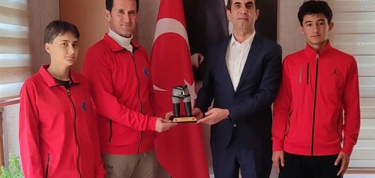 Pazarlar Spor Lisesi Vali Yardımcısı Kazez’i projeler ve başarılarla bilgilendirdi