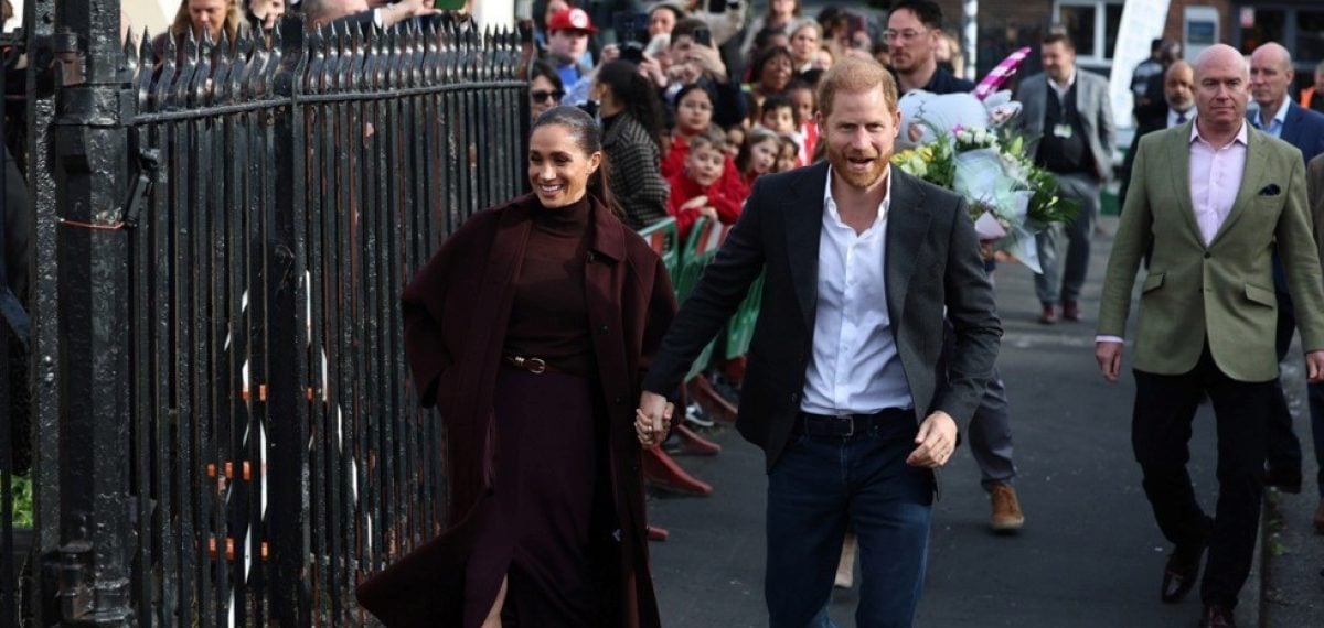 Prens Harry ve Meghan İngiltere dönüşünde Nottingham’da halkla buluştu