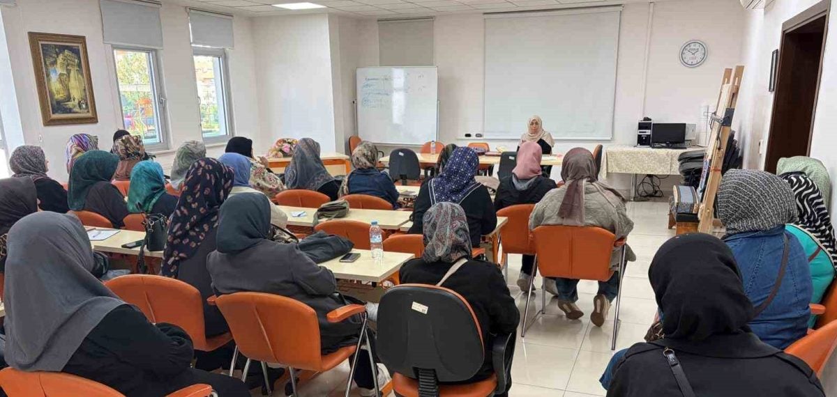 Pursaklar Hanım Evlerinde yeni dönem Meal Tefsir dersi başladı