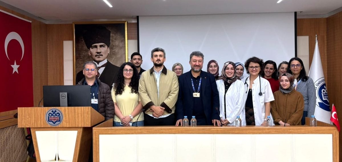 Romatoloji Bilim Dalı Dünya Artrit Günü’nde tedavi ve erken tanının önemini vurguladı