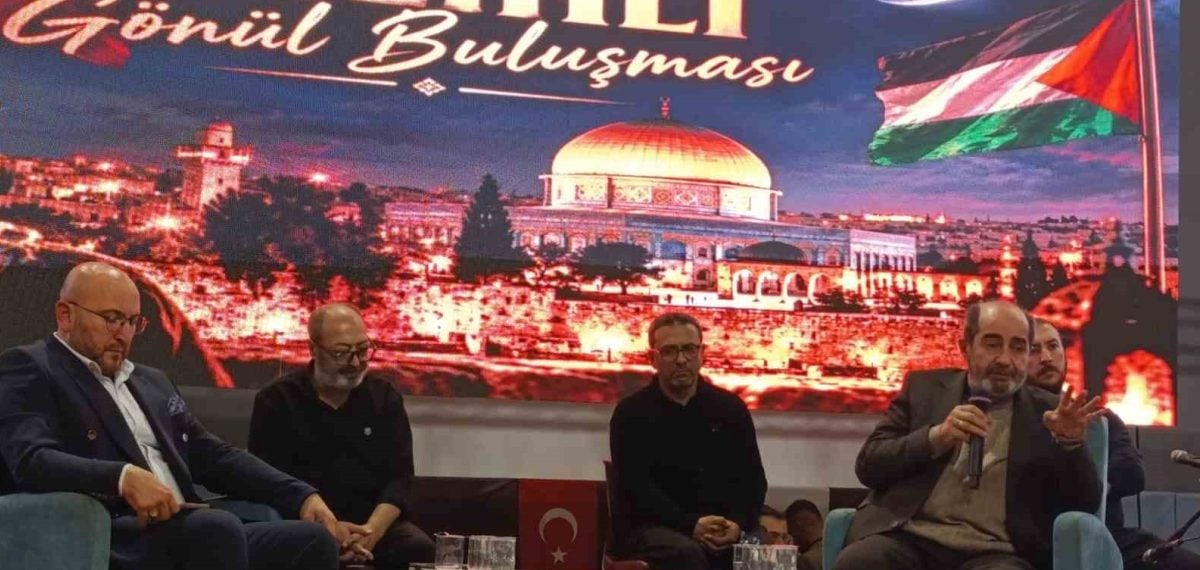 Salihli’de dolu tribünler eşliğinde edebiyat söyleşisi ve tasavvuf konseri