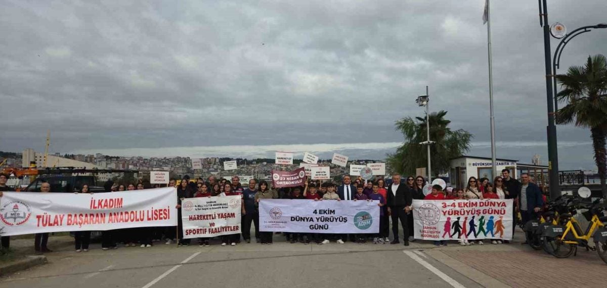 Samsun’da öğrenciler Dünya Yürüyüş Günü’nde Tütün İskelesi’nden Sevgi Kafe’ye yürüdü