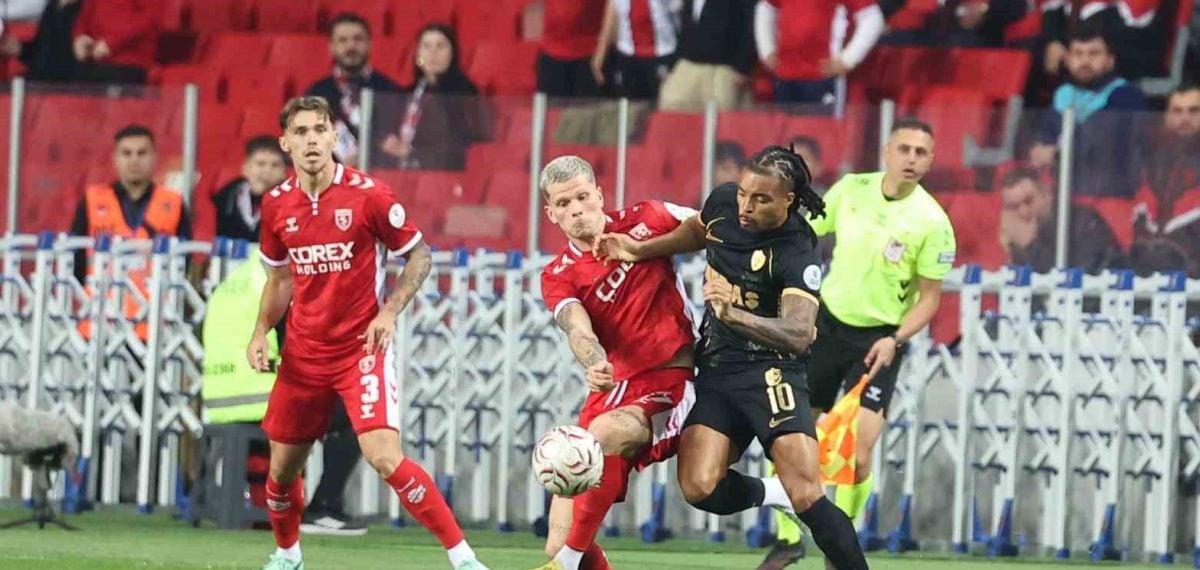 Samsunspor sahasında Amed SF karşısında Tomasson’un golüyle öne geçti