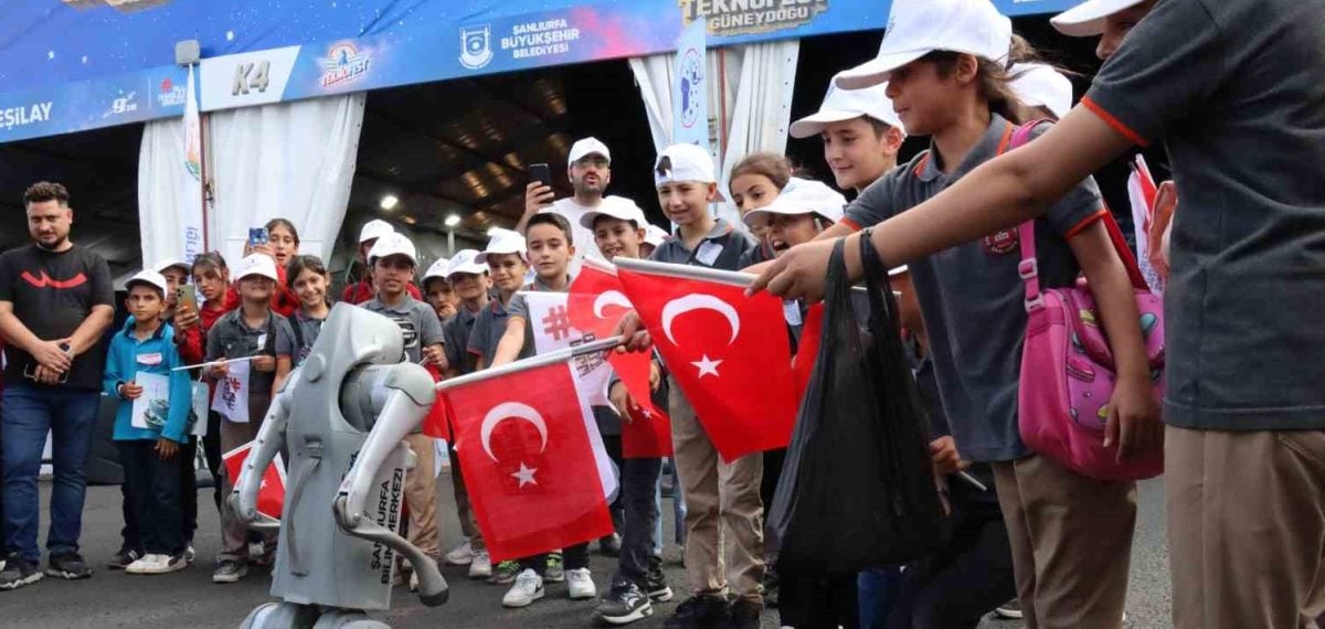 Şanlıurfa Bilim Merkezi TEKNOFEST standı çocukların ilgisini çekti
