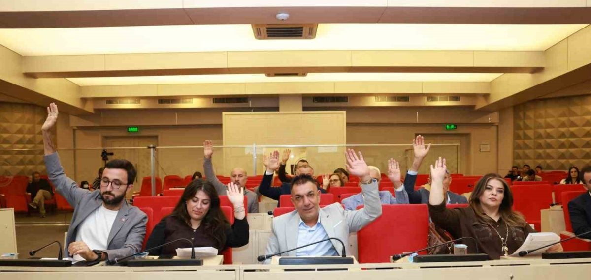 Şehzadeler’de 350 km ova yolu hedefinin yüzde 81’i tamamlandı