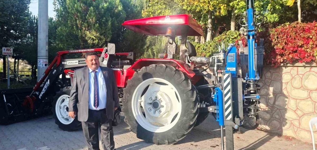 Şeyhler köylüleri ortak kaynakla 1,5 milyon TL’ye traktör kepçe aldı