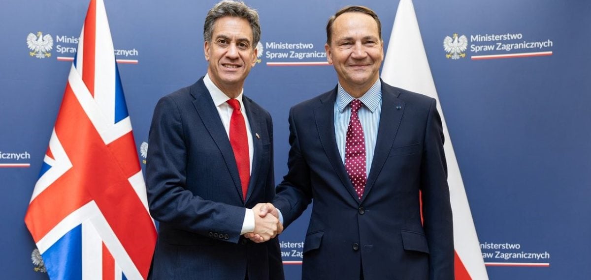 Sikorski ve Miliband’dan Ukrayna’ya devam eden destek taahhüdü