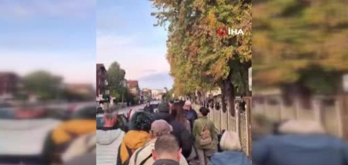 Sırbistan erken seçimlerinde Vucic ve öğrenci listesi başa baş yarışıyor
