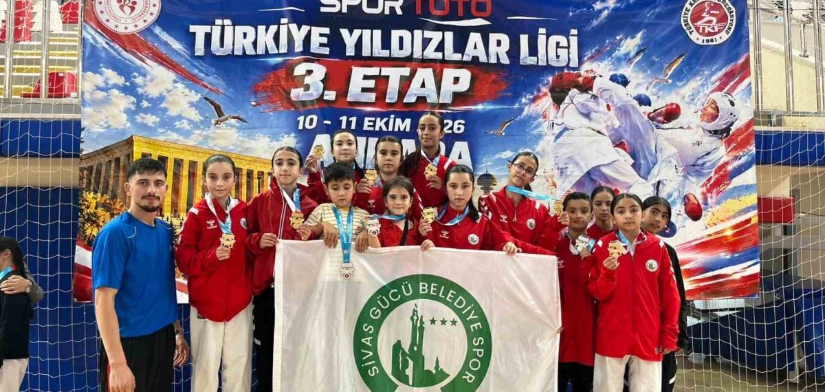 Sivaslı karateciler Ankara’da 9 altın 8 gümüşle büyük başarı elde etti