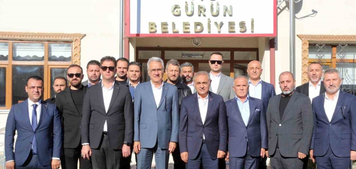 STSO Başkanı Zeki Özdemir Gürün esnafıyla bir araya gelerek destek sözü verdi