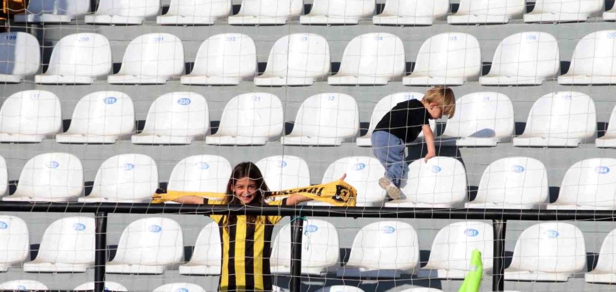 Tek taraftar baba ve iki çocuğu Muğla deplasmanında İstanbulspor’u destekledi