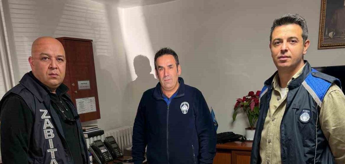 Tramvayda ‘Torunum hasta’ diyerek dilenen kadının üzerinden 19 bin 225 TL çıktı