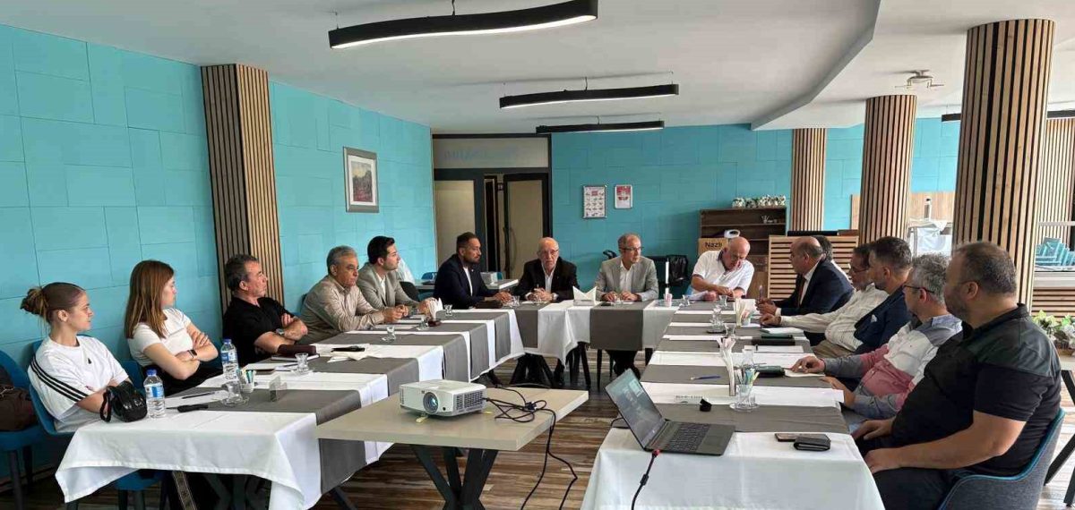TÜRFAD Denizli çalıştayı amatör futbolun sorunlarını masaya yatırdı