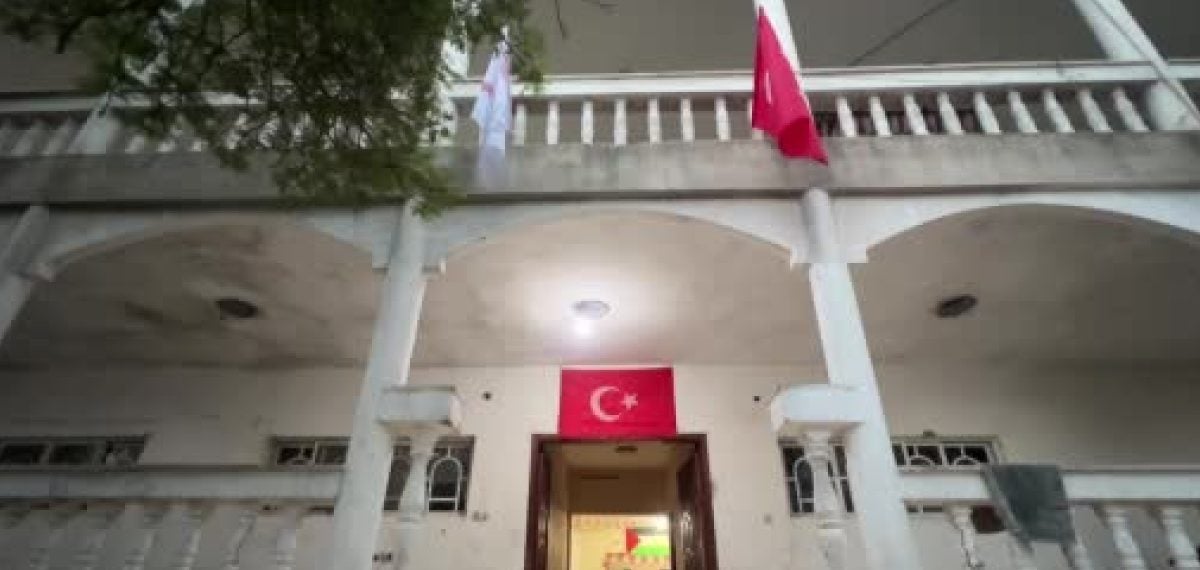 Türk Kızılay her gün Gazze’de binlerce yerinden edilmiş kişiye yemek dağıtıyor