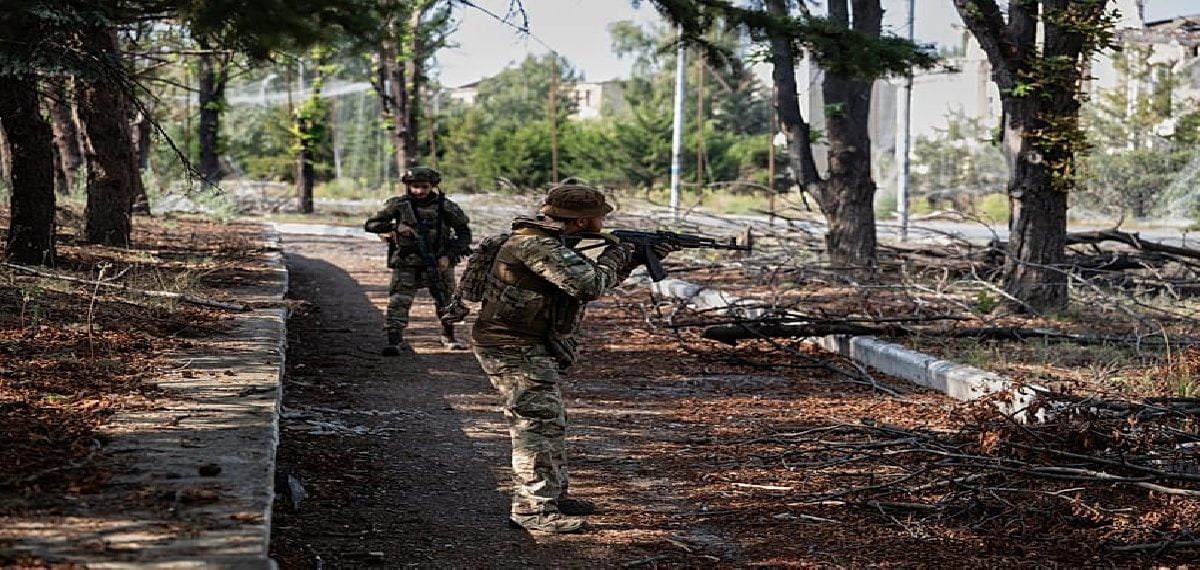 ukrainian counteroffensive thwarts russian encirclement plans 4 K8H52E3K