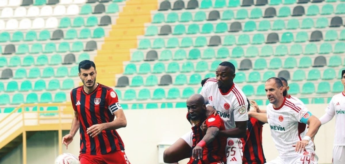Ümraniyespor Vanspor FK karşısında Blanco ve Hostikka ile 2-0 kazandı
