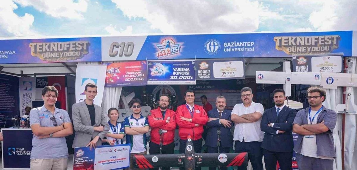 Umut Yılmaz TEKNOFEST Güneydoğu’da gençlerin projelerini inceledi umut verdi