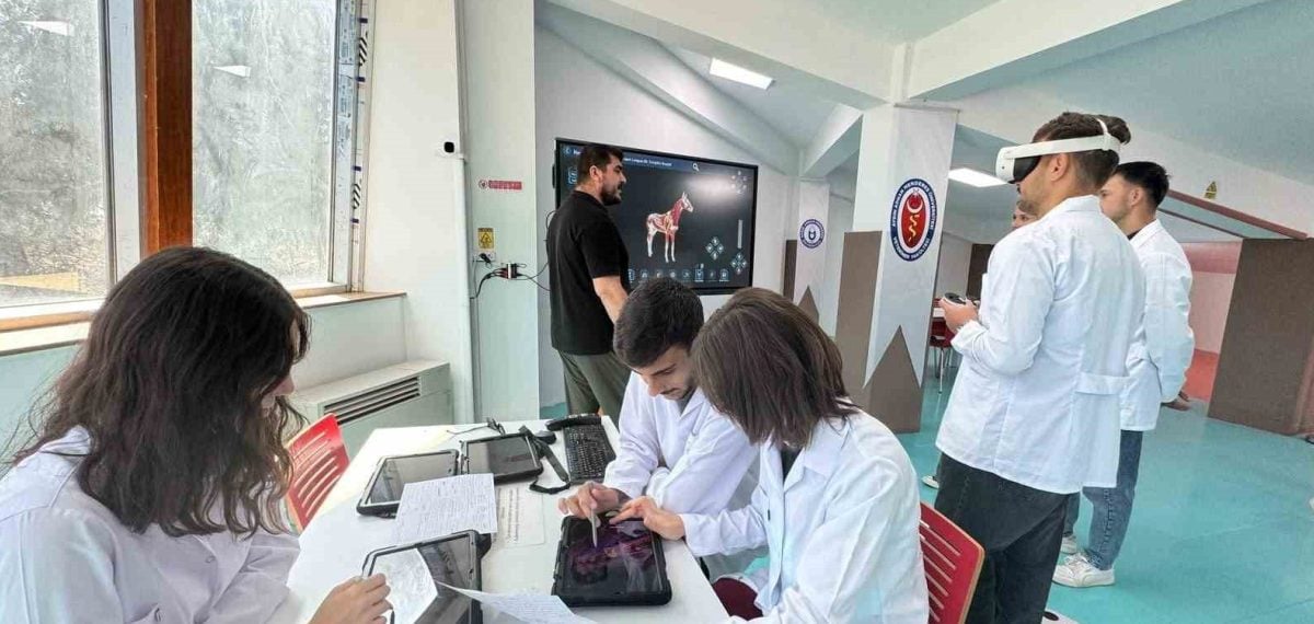 Üniversitede Dijital Veteriner Anatomi Laboratuvarı Öğrenciye Açıldı