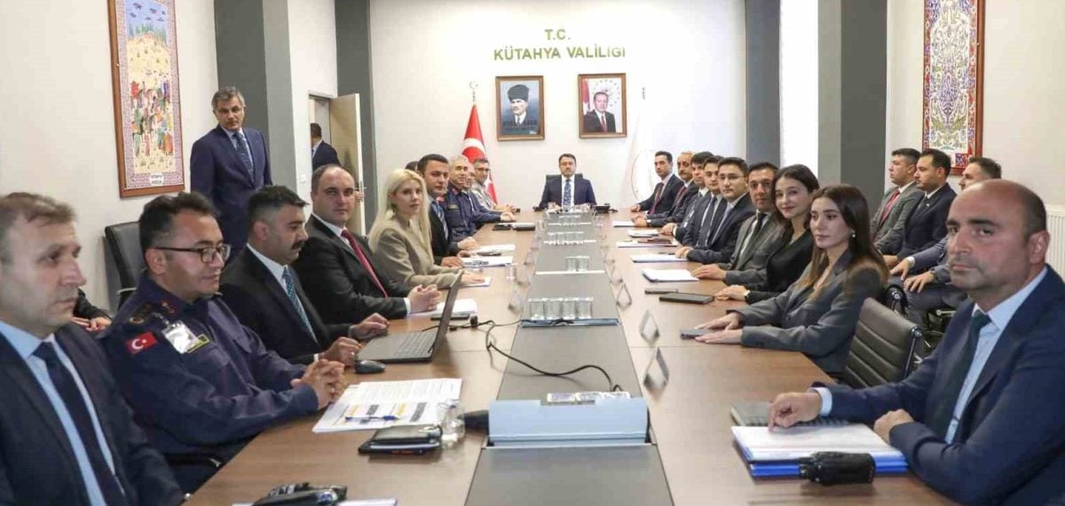 Vali Musa Işın başkanlığında Kütahya İl Güvenlik ve Asayiş Toplantısı yapıldı