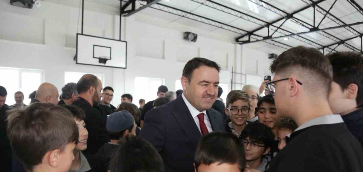 Vali Musa Işın öğrencilerle buluştu eğitim ve manevi değer vurgusu