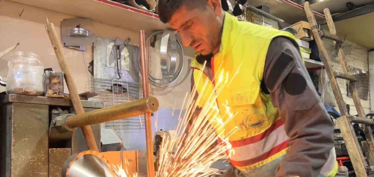 Van Sobacılar Çarşısı’nda erken sezonda soba üretimi ve tamirat hareketliliği
