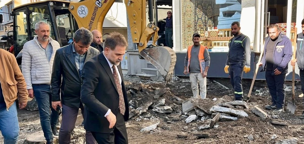 Yakutiye Belediye Başkanı Mahmut Uçar Bat Pazarı Caddesi çalışmalarını inceledi