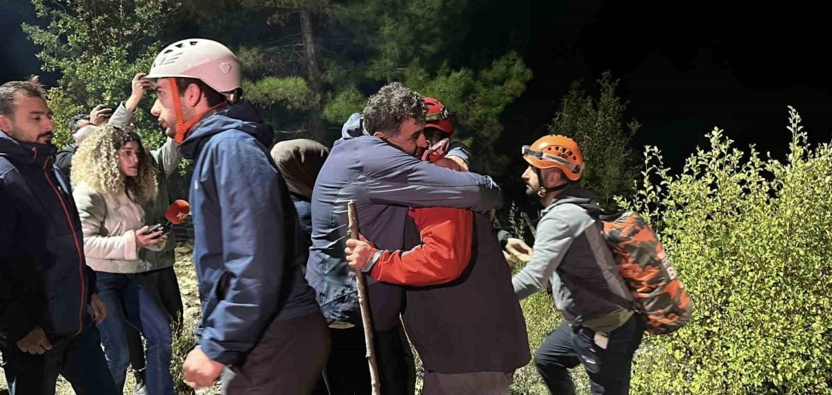 Yazılı Kanyon’da mahsur kalan 10 İHH gönüllüsü sağ salim kurtarıldı