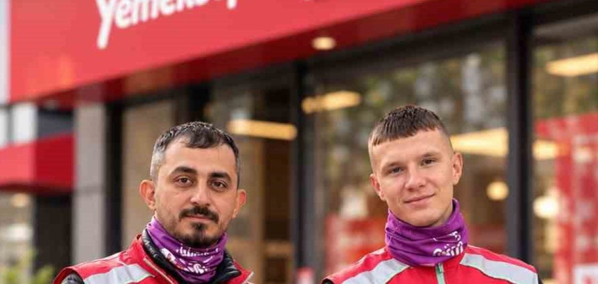 Yemeksepeti kuryeleriyle başlatılan Gör Beni kampanyası sokak kedilerine dikkat çekti