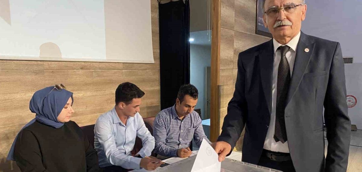 YENİ Parti Alaşehir İlçe Başkanı Mehmet Kayacık seçildi