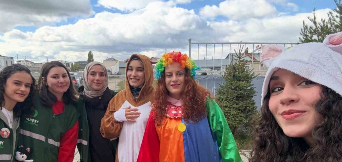 Yeşilay ve Genç Yeşilay Üniversite Kulübü öğrencilere kitap ve sağlıklı yaşam bilinci kazandırdı
